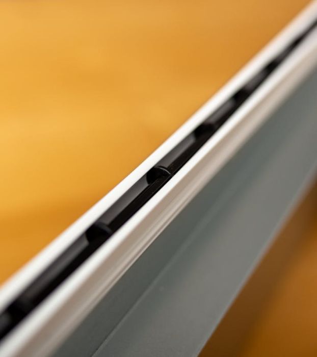 „Ultra schmales” Lineargitter mit unisoliertem Plenum Ø 100 mm für Luftabfuhr – L = 600 mm